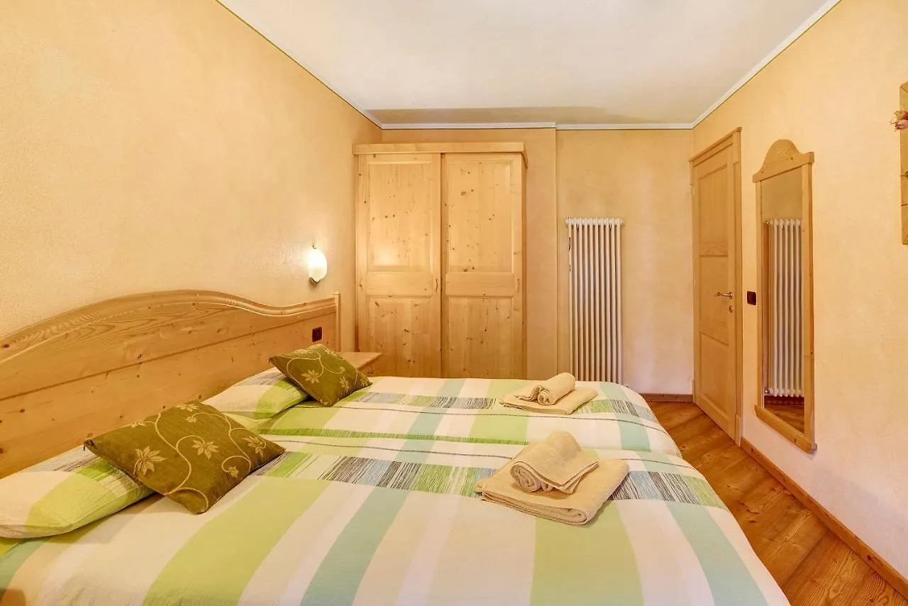 Baita Aris Appartamento Big Family Livigno İtalya